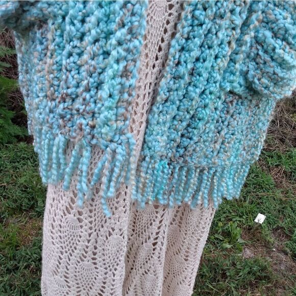 HANDMADE Absolutely Gorgeous & Soft Aqua/Tan/White X-Large Wrap w/Pockets Fringe - Picture 9 of 11